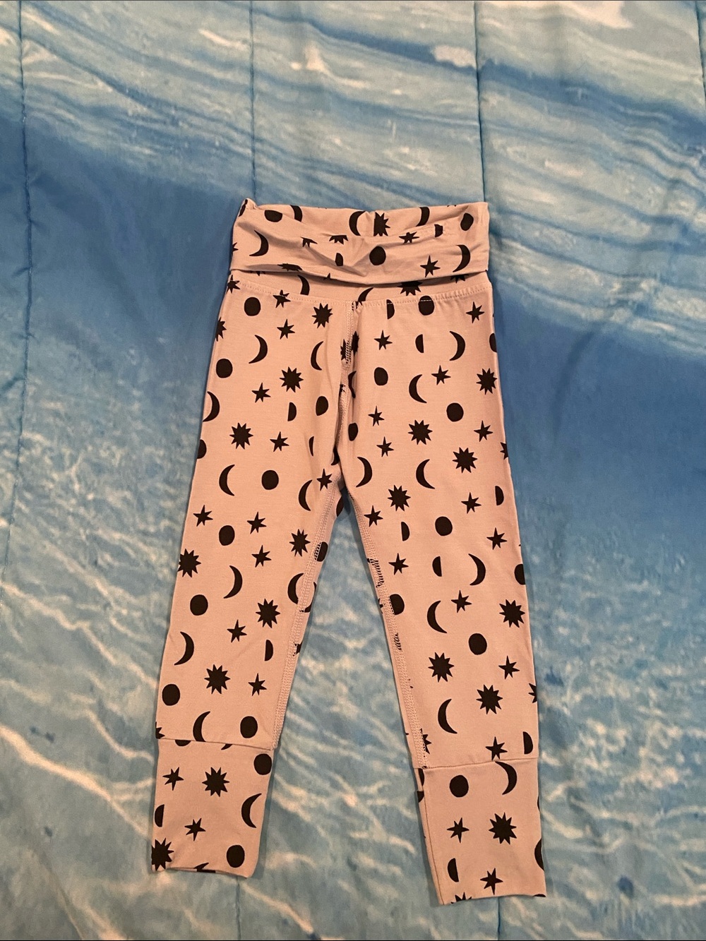 Hanna Andersson Pink Leggings with Black Moon & Star Print